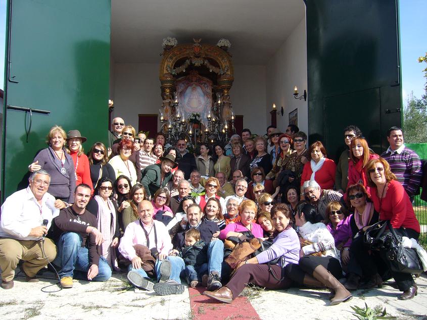 GRUPO HERMANOS VALENCIA TRAS LA BENDICION.