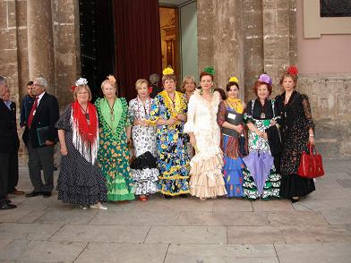 CORO CHICO EN LA PUERTA DE LA BASILICA